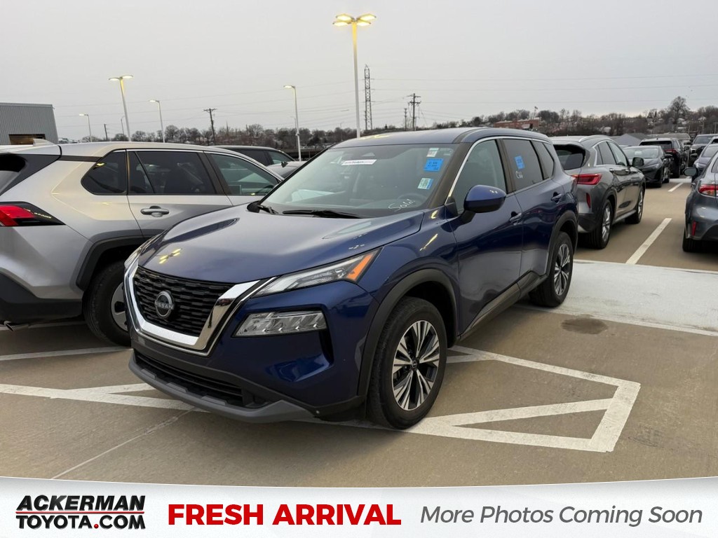 Nissan Rogue Vehicle Full-screen Gallery Image 01