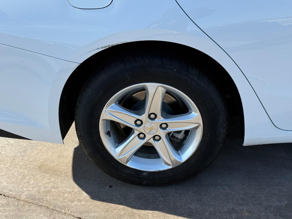 Chevrolet Malibu Vehicle Full-screen Gallery Image 04