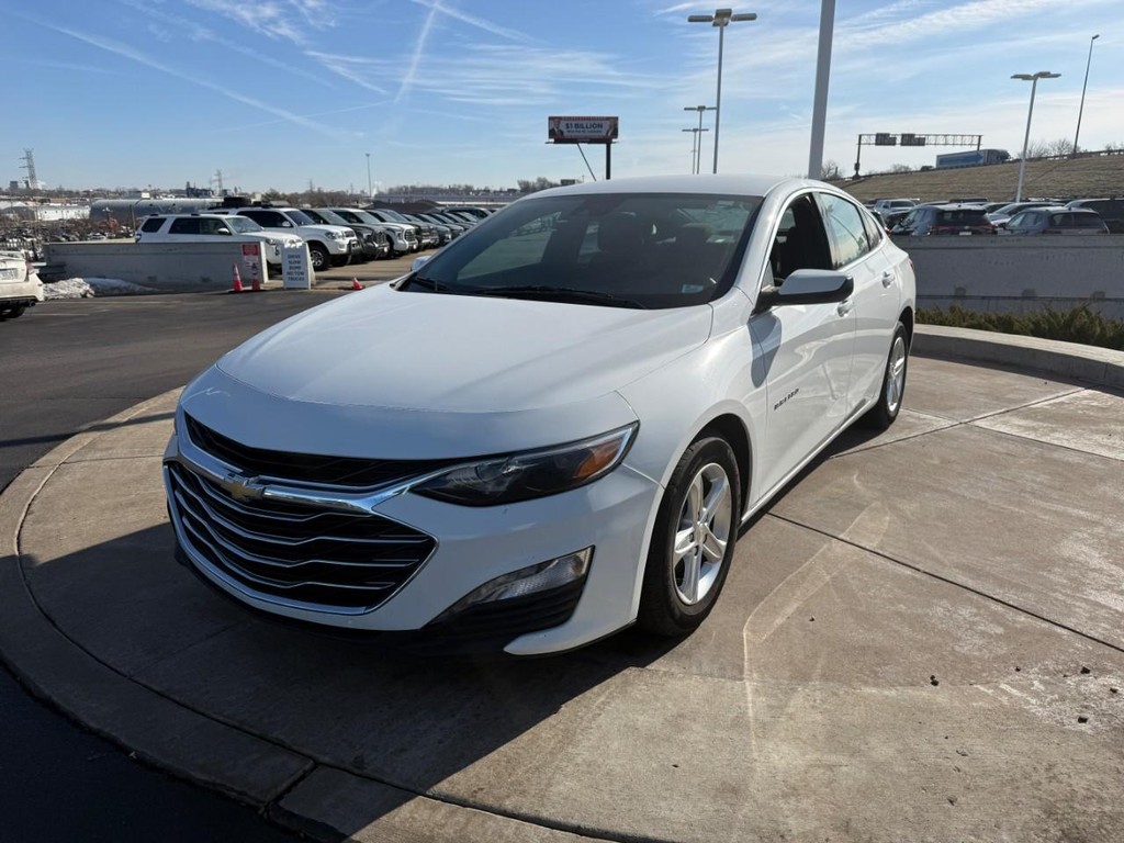 Chevrolet Malibu Vehicle Full-screen Gallery Image 08