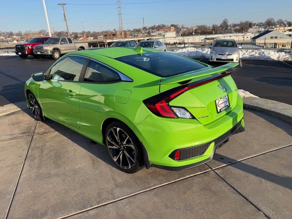 Honda Civic Coupe Vehicle Full-screen Gallery Image 05