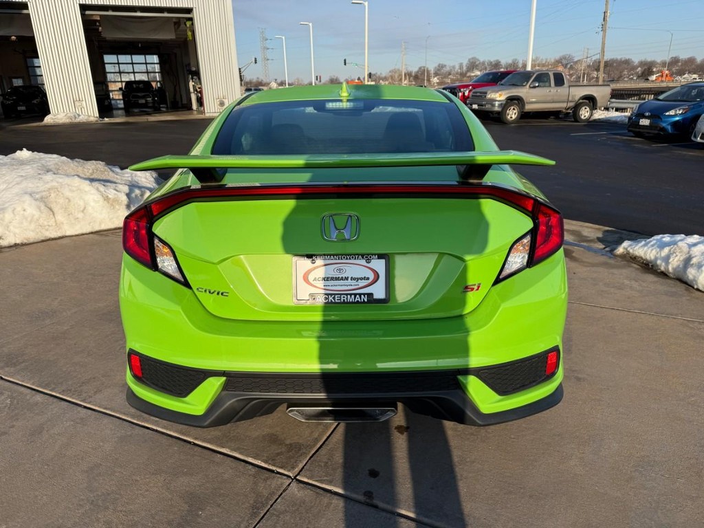 Honda Civic Coupe Vehicle Full-screen Gallery Image 07