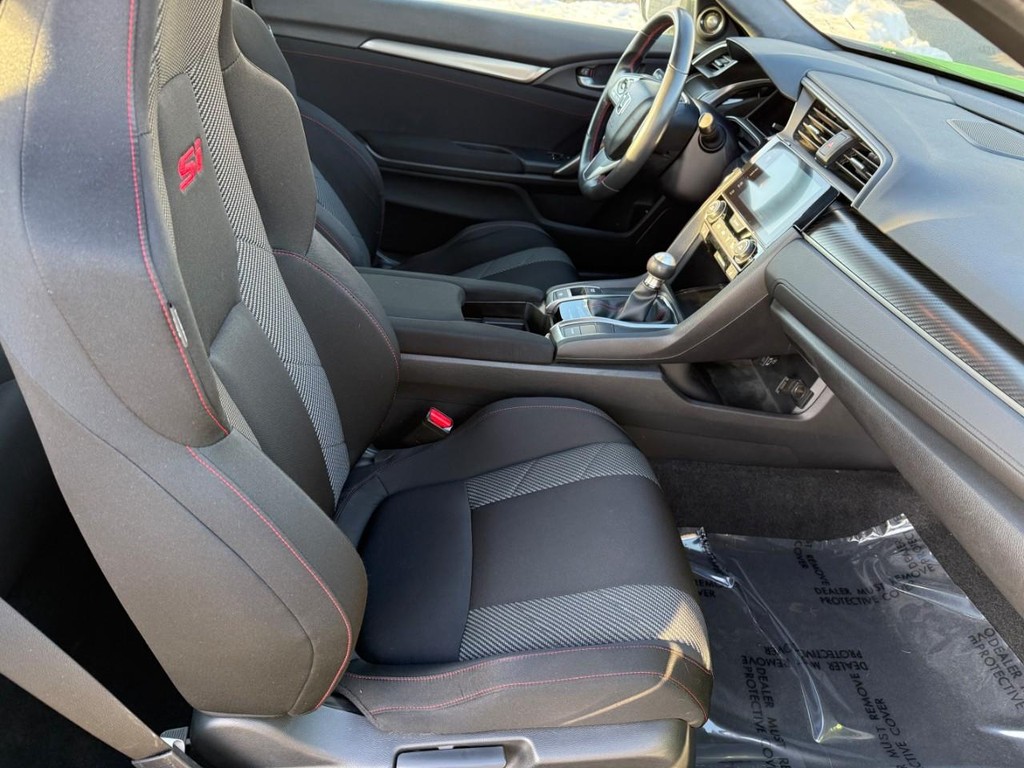 Honda Civic Coupe Vehicle Full-screen Gallery Image 12