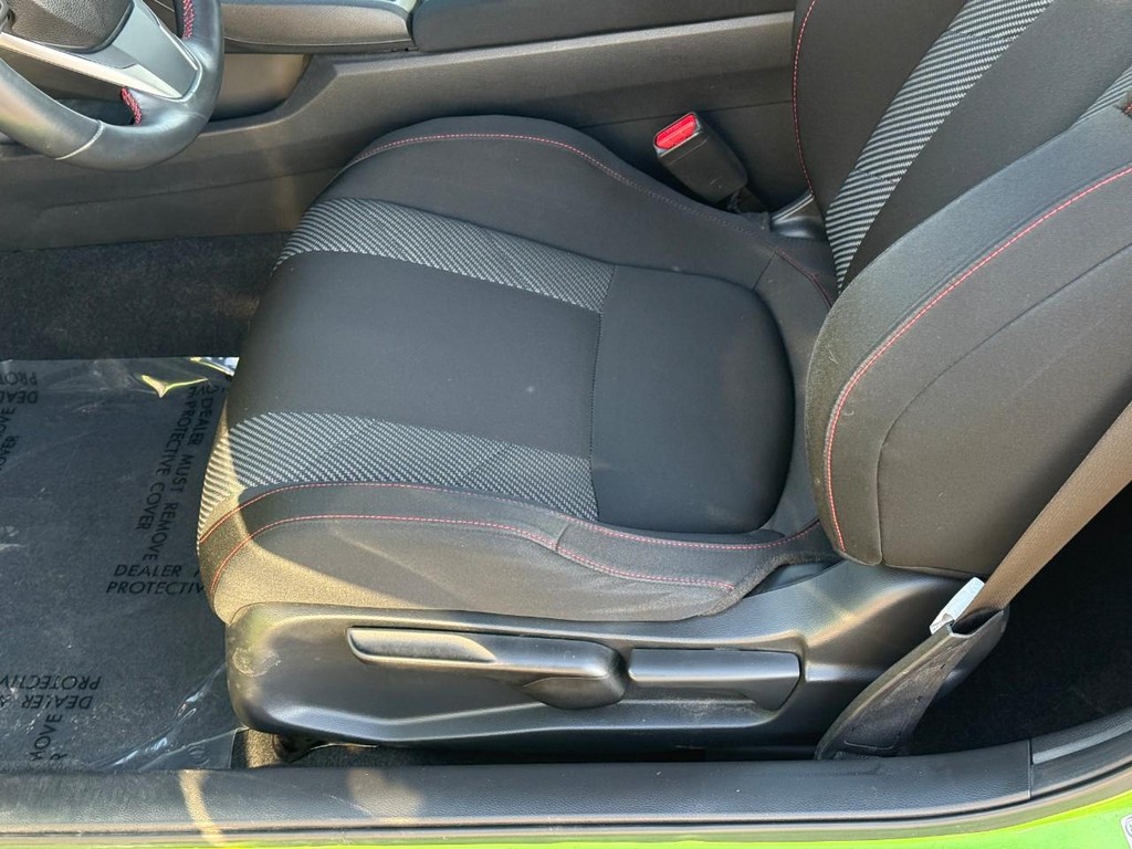 Honda Civic Coupe Vehicle Full-screen Gallery Image 15