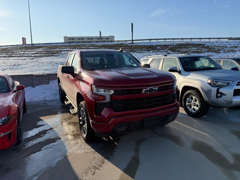 Chevrolet Silverado 1500 Vehicle Full-screen Gallery Image 02