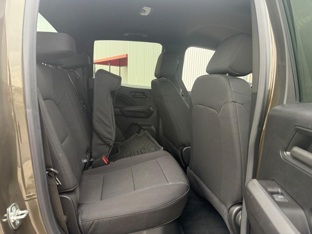 Chevrolet Colorado Vehicle Full-screen Gallery Image 09