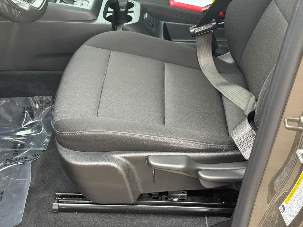 Chevrolet Colorado Vehicle Full-screen Gallery Image 16