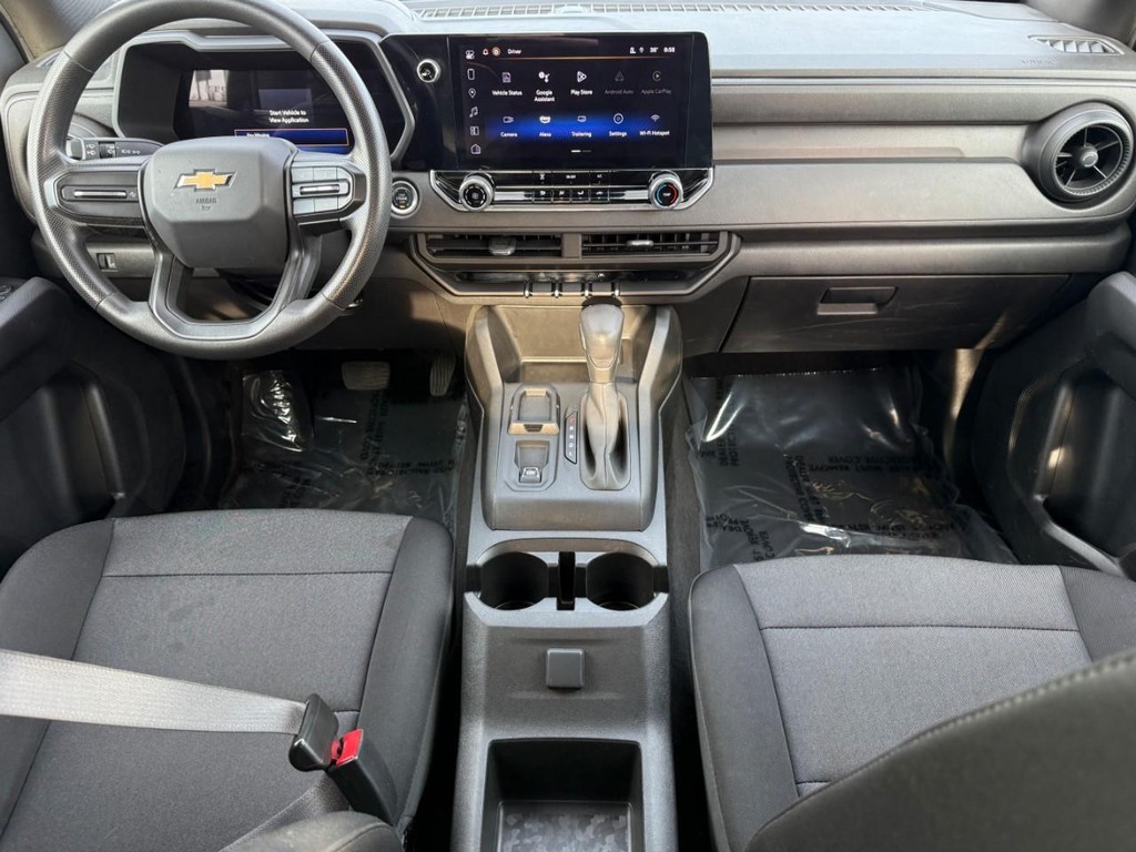 Chevrolet Colorado Vehicle Full-screen Gallery Image 11