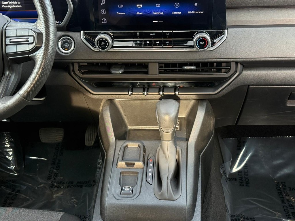 Chevrolet Colorado Vehicle Full-screen Gallery Image 14