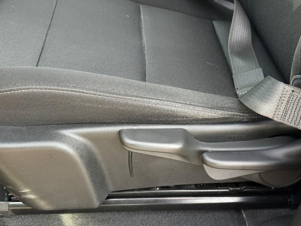 Chevrolet Colorado Vehicle Full-screen Gallery Image 17