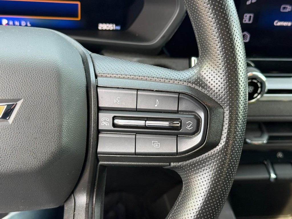 Chevrolet Colorado Vehicle Full-screen Gallery Image 19