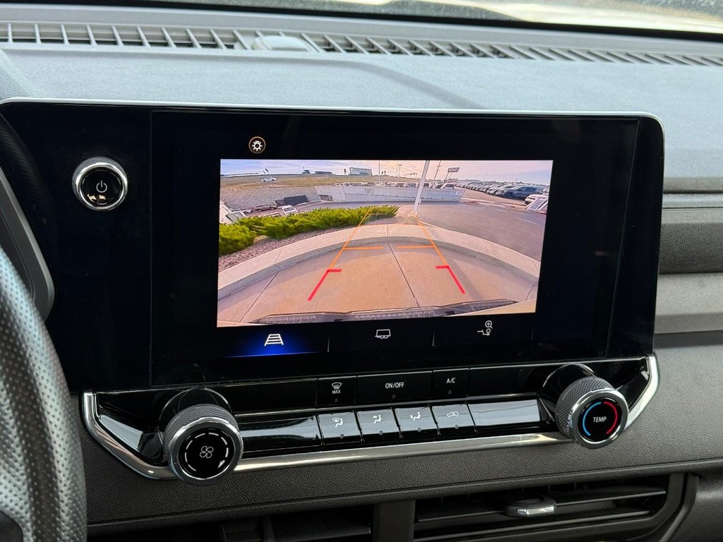 Chevrolet Colorado Vehicle Full-screen Gallery Image 21