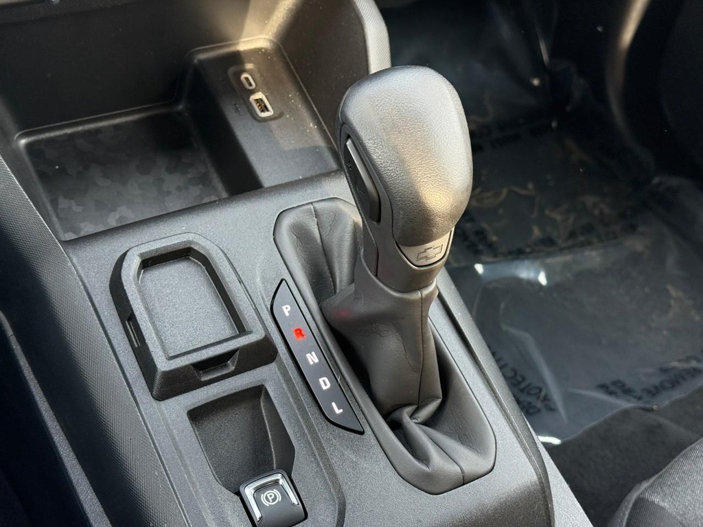 Chevrolet Colorado Vehicle Full-screen Gallery Image 22