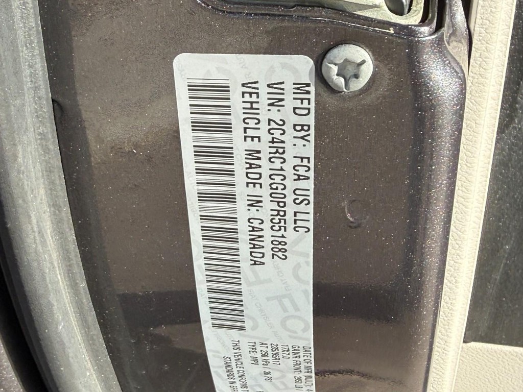 Chrysler Voyager Vehicle Full-screen Gallery Image 24