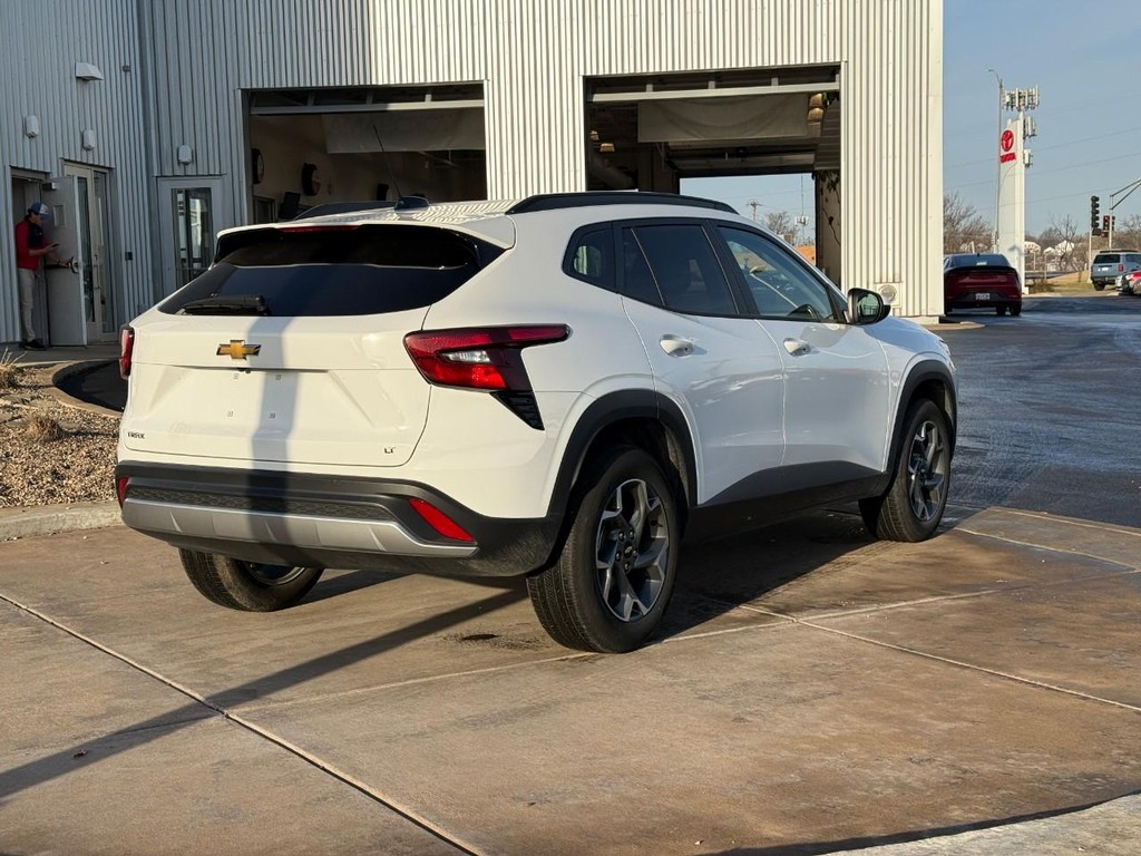 Chevrolet Trax Vehicle Full-screen Gallery Image 03