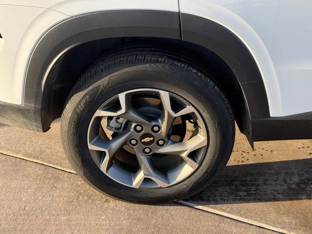 Chevrolet Trax Vehicle Full-screen Gallery Image 04