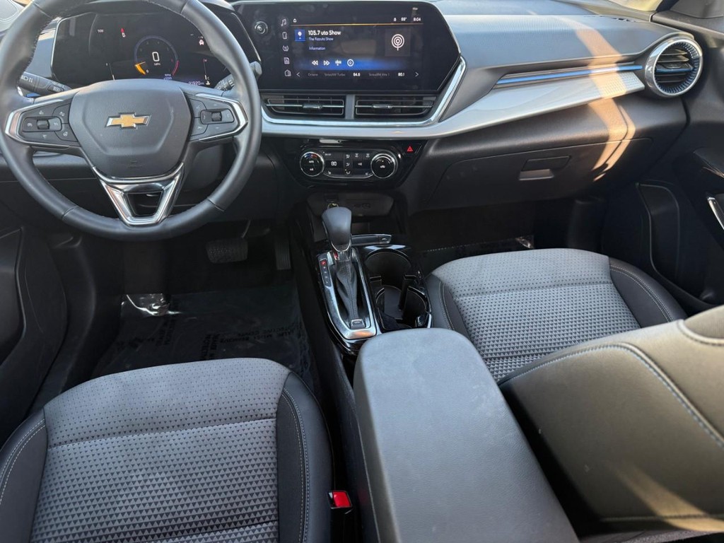 Chevrolet Trax Vehicle Full-screen Gallery Image 11