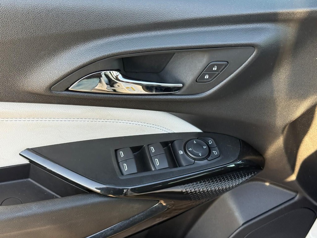 Chevrolet Trax Vehicle Full-screen Gallery Image 15