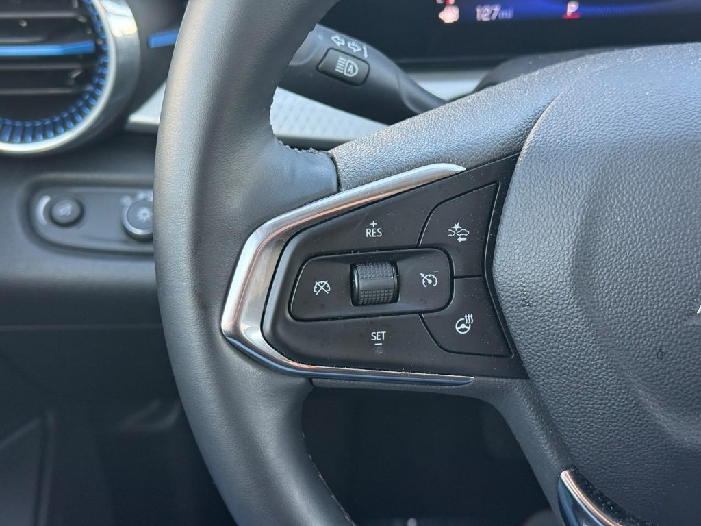 Chevrolet Trax Vehicle Full-screen Gallery Image 17