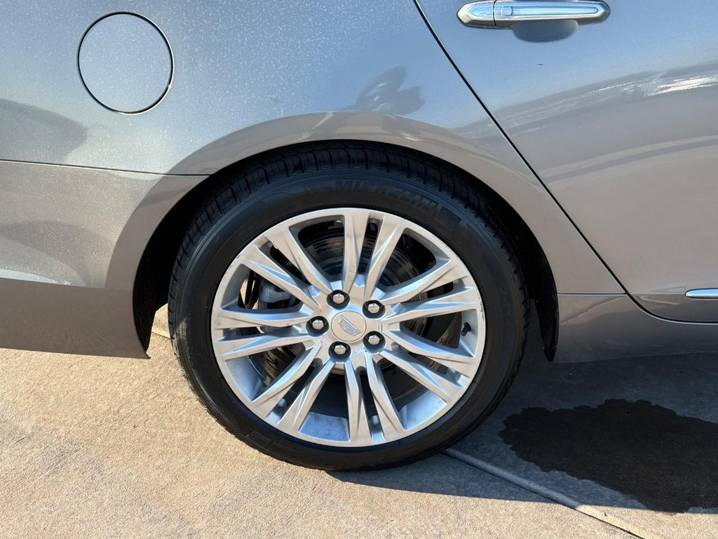 Cadillac XTS Vehicle Full-screen Gallery Image 04