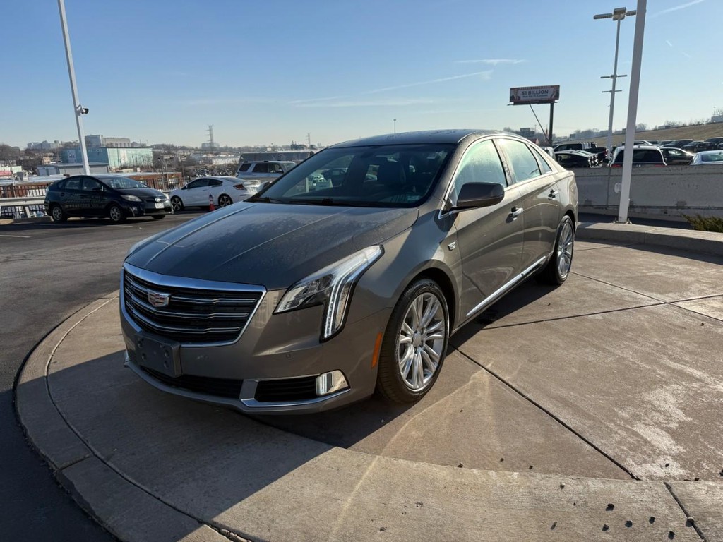 Cadillac XTS Vehicle Full-screen Gallery Image 07