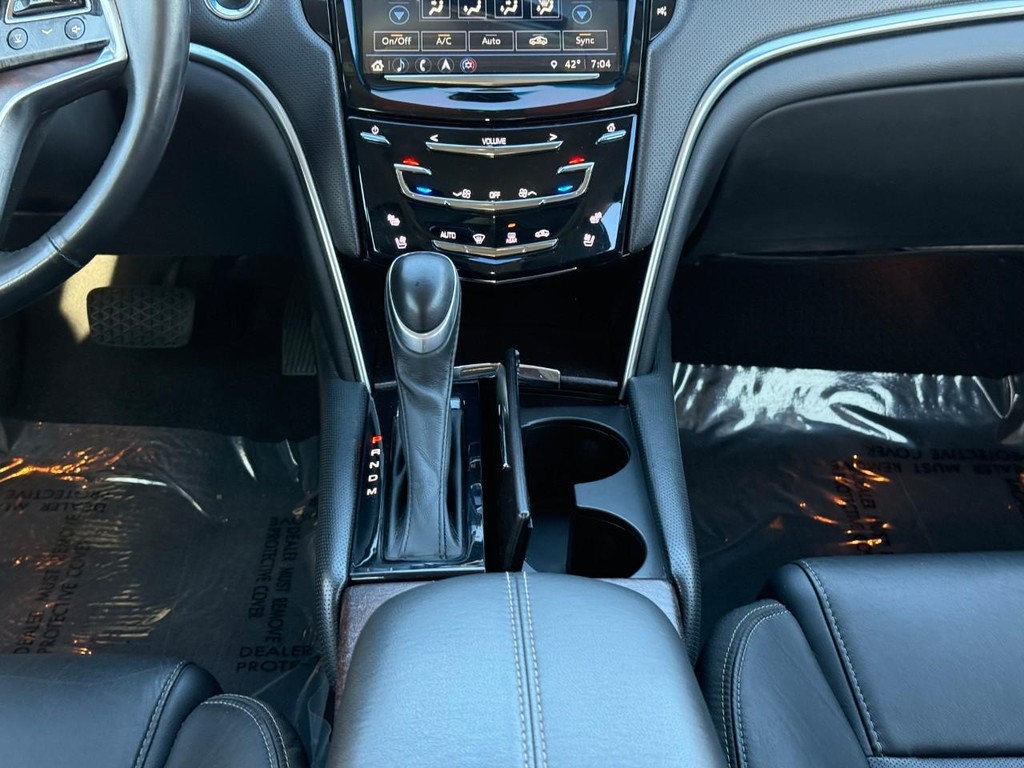 Cadillac XTS Vehicle Full-screen Gallery Image 14