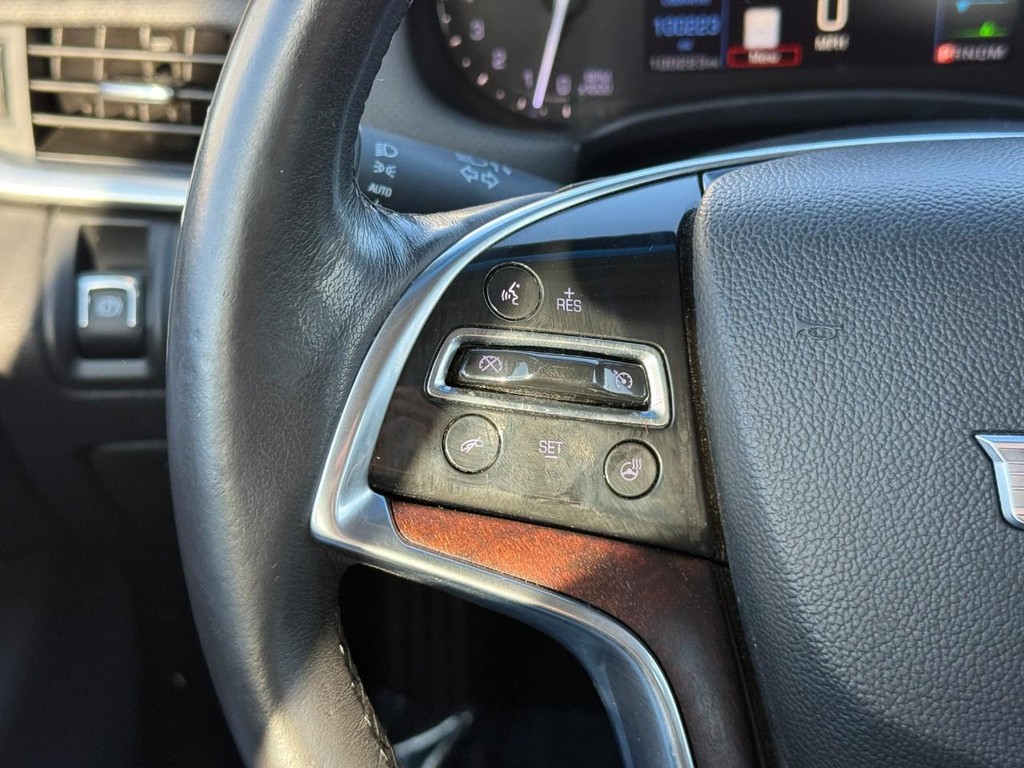 Cadillac XTS Vehicle Full-screen Gallery Image 21