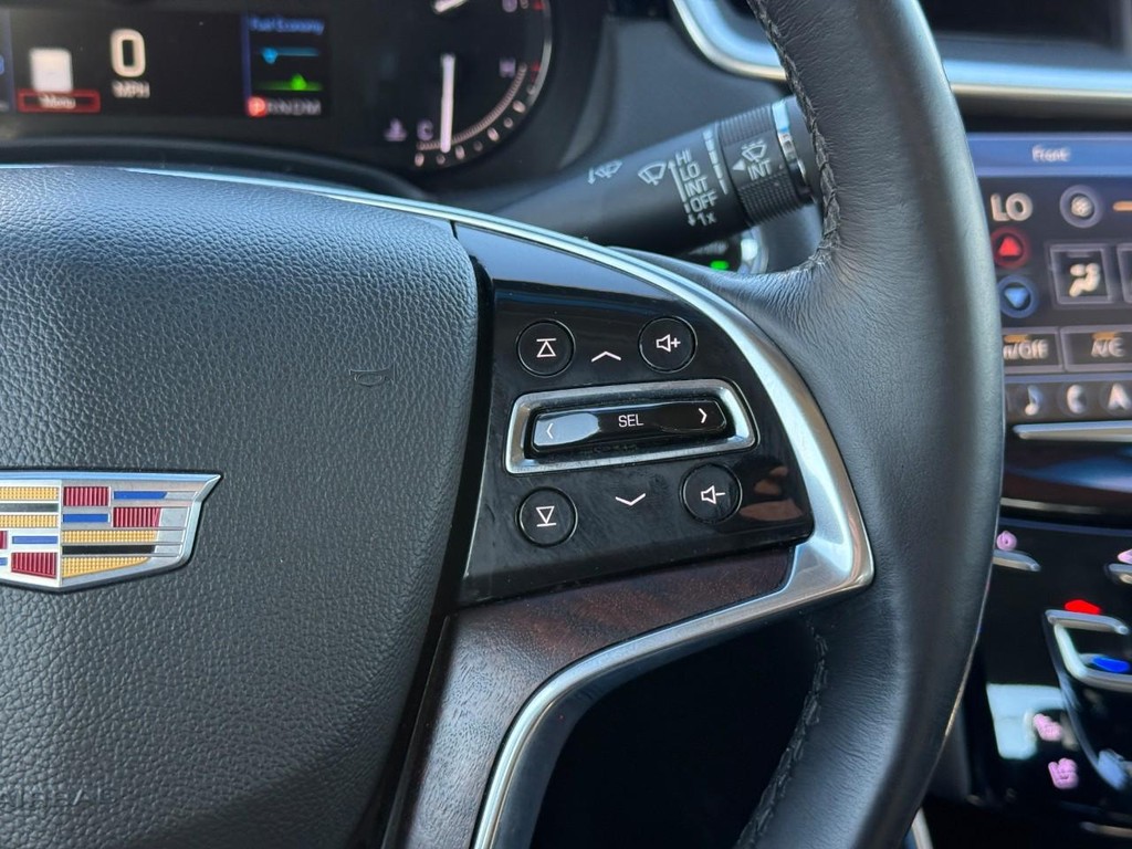 Cadillac XTS Vehicle Full-screen Gallery Image 22