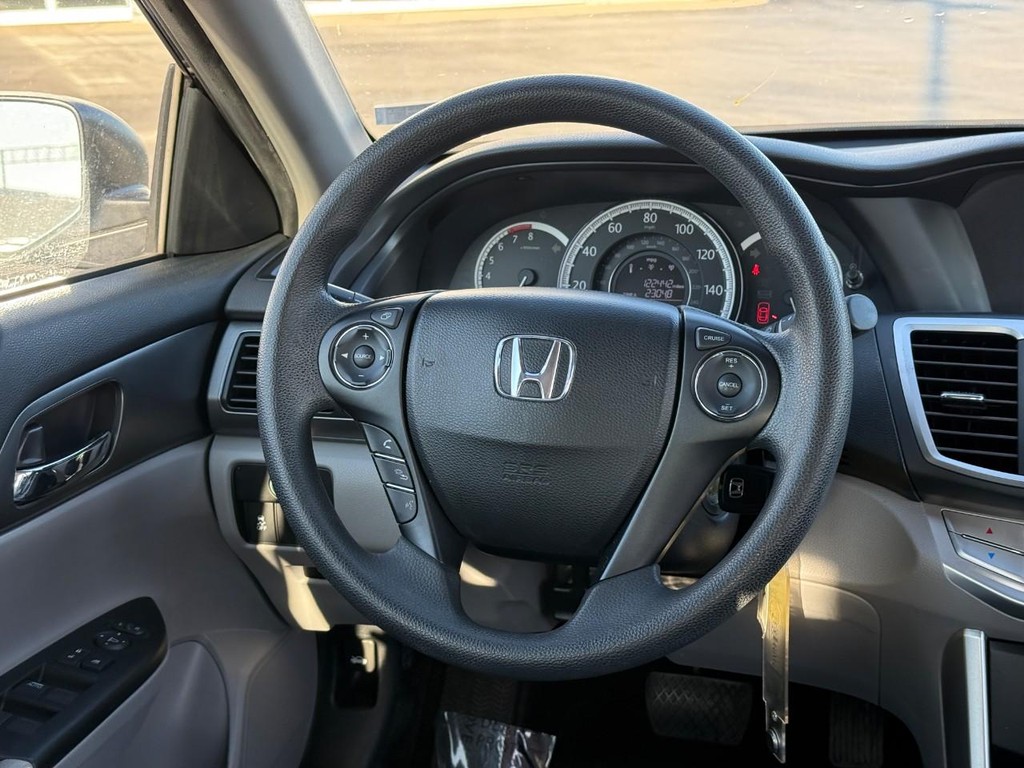 Honda Accord Sedan Vehicle Full-screen Gallery Image 11