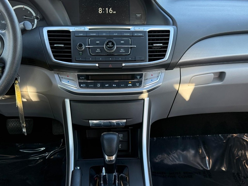 Honda Accord Sedan Vehicle Full-screen Gallery Image 13