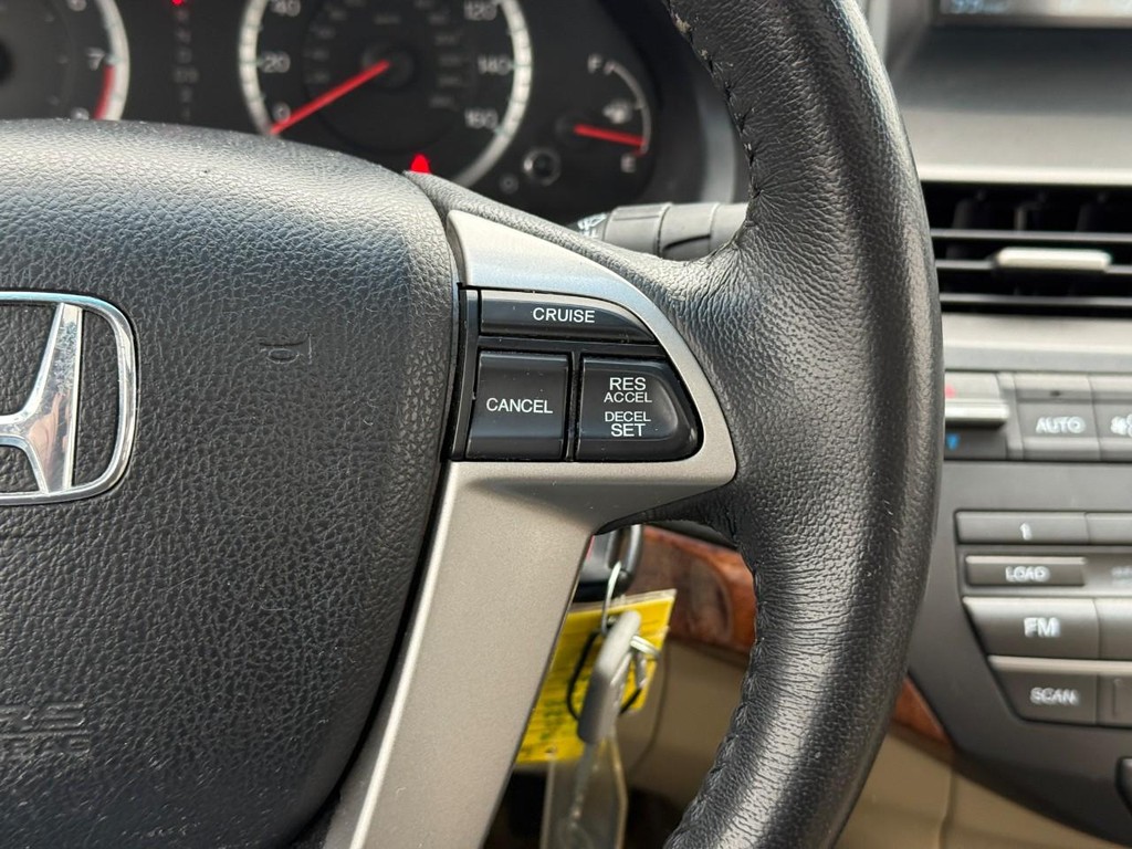 Honda Accord Sedan Vehicle Full-screen Gallery Image 19