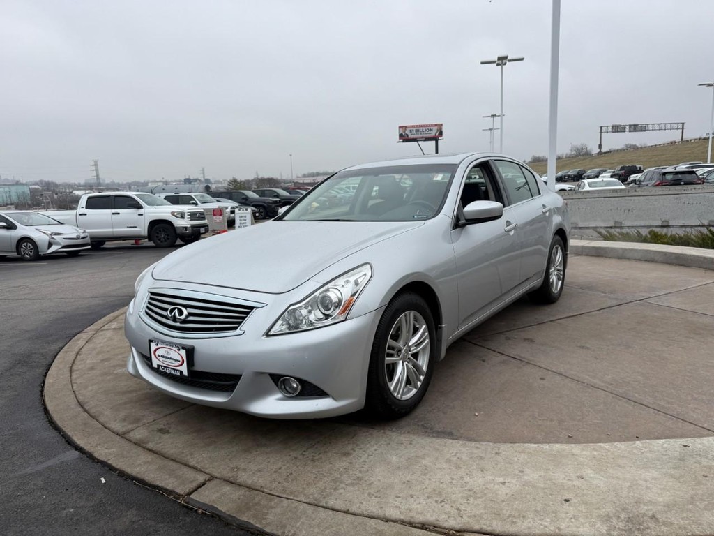 INFINITI G37 Sedan Vehicle Full-screen Gallery Image 08