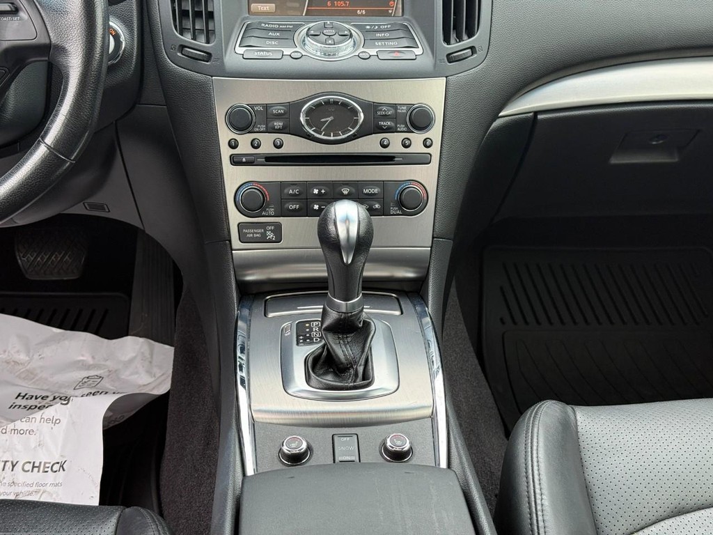 INFINITI G37 Sedan Vehicle Full-screen Gallery Image 14