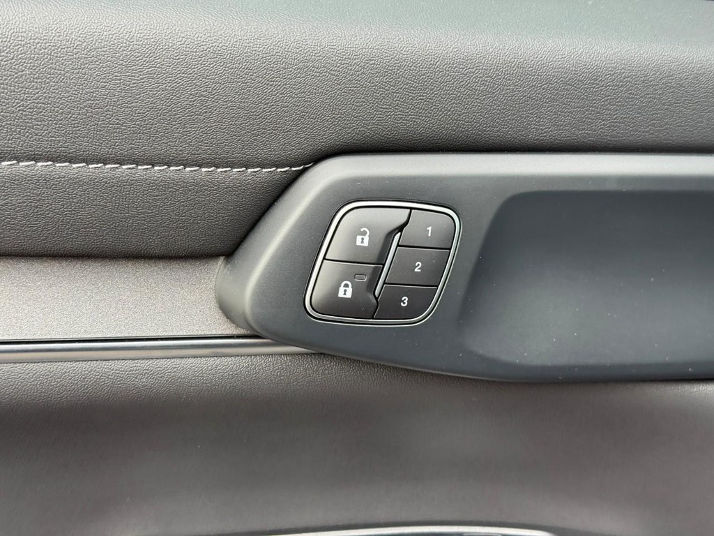 Ford Ranger Vehicle Full-screen Gallery Image 11