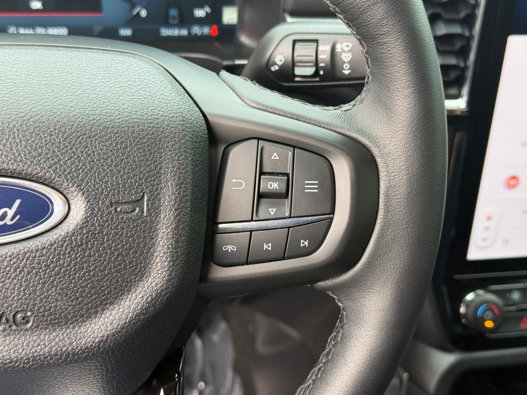 Ford Ranger Vehicle Full-screen Gallery Image 16