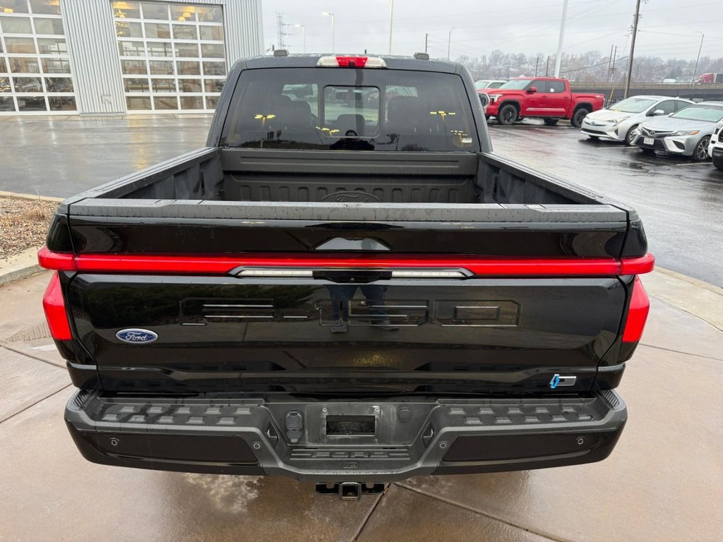 Ford F-150 Lightning Vehicle Full-screen Gallery Image 06