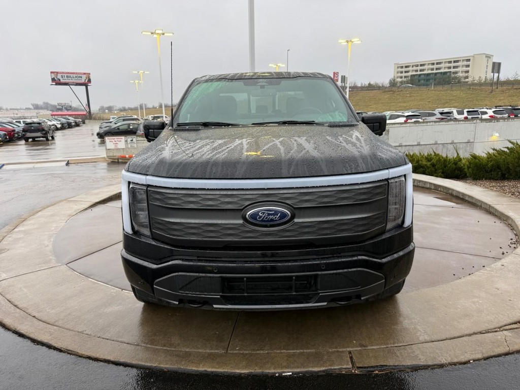 Ford F-150 Lightning Vehicle Full-screen Gallery Image 08