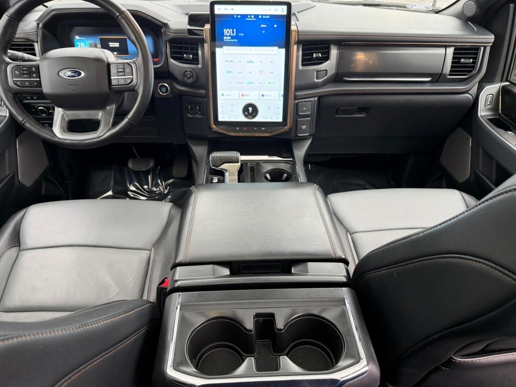 Ford F-150 Lightning Vehicle Full-screen Gallery Image 10