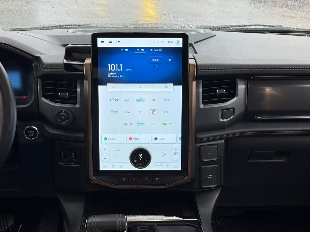 Ford F-150 Lightning Vehicle Full-screen Gallery Image 12