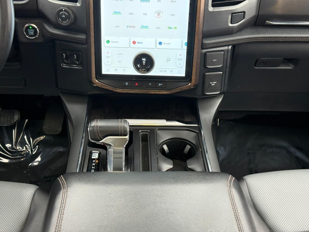 Ford F-150 Lightning Vehicle Full-screen Gallery Image 14