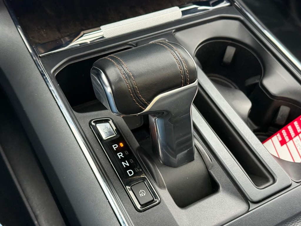 Ford F-150 Lightning Vehicle Full-screen Gallery Image 22