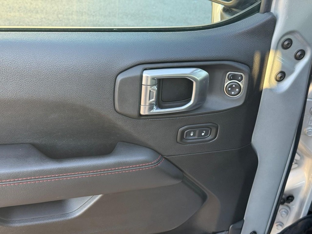 Jeep Gladiator Vehicle Full-screen Gallery Image 10