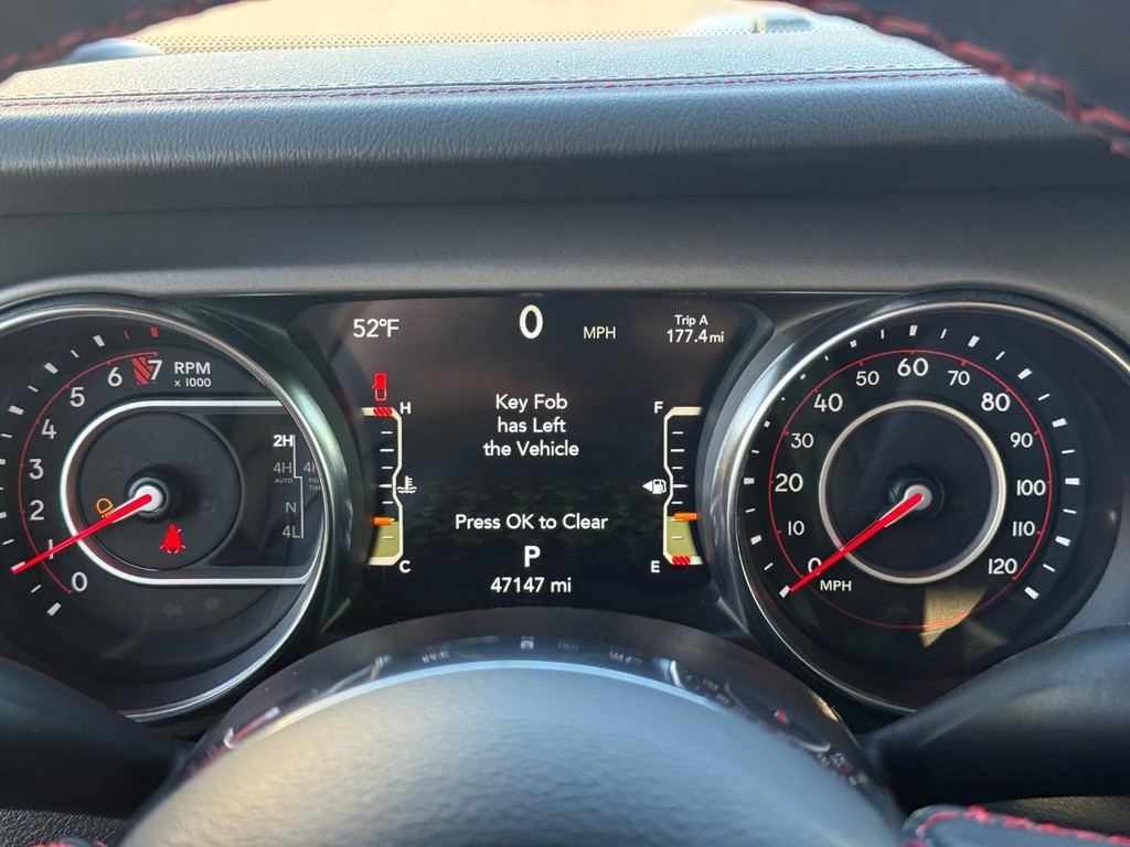 Jeep Gladiator Vehicle Full-screen Gallery Image 16