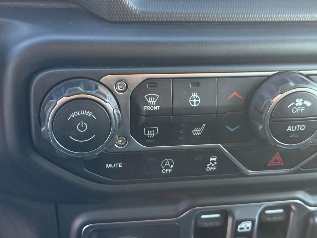 Jeep Gladiator Vehicle Full-screen Gallery Image 19