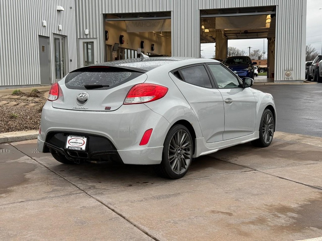 Hyundai Veloster Vehicle Full-screen Gallery Image 03