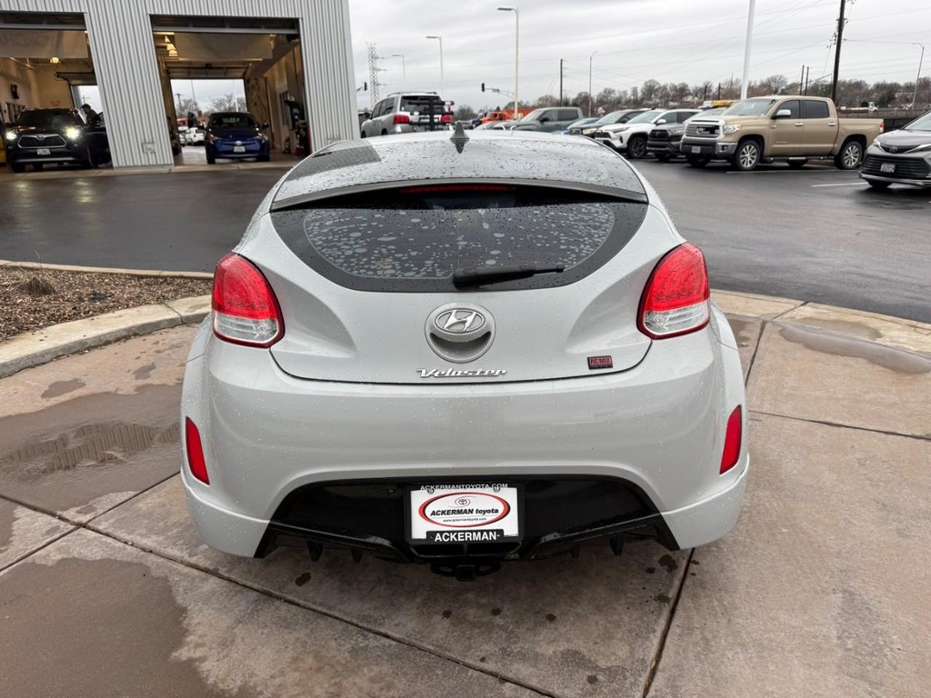 Hyundai Veloster Vehicle Full-screen Gallery Image 05