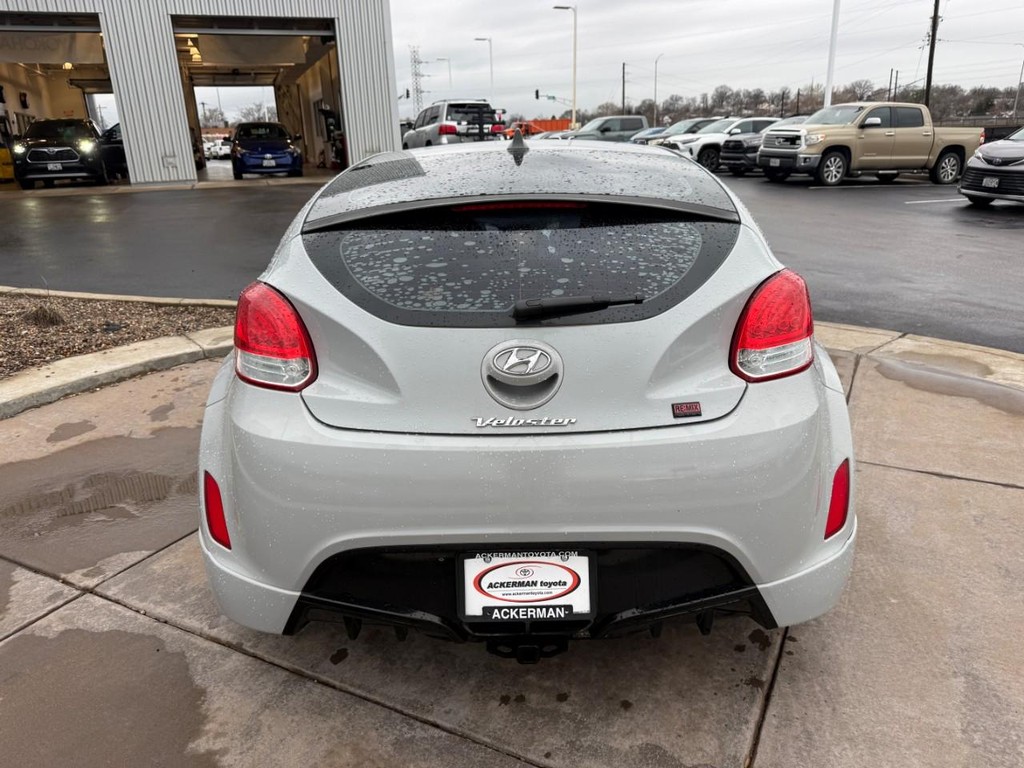 Hyundai Veloster Vehicle Full-screen Gallery Image 06