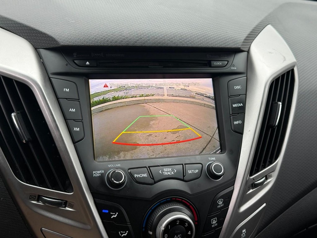 Hyundai Veloster Vehicle Full-screen Gallery Image 18