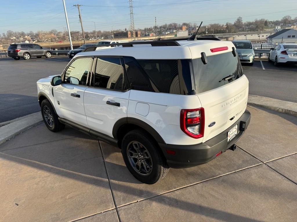 Ford Bronco Sport Vehicle Full-screen Gallery Image 04