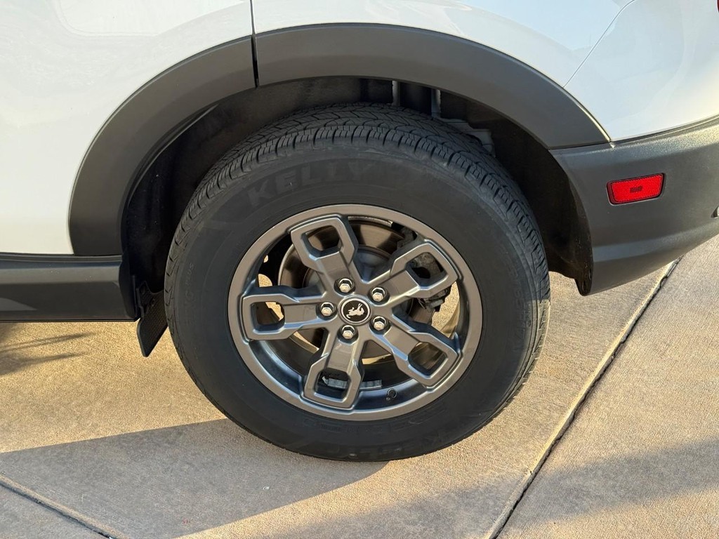 Ford Bronco Sport Vehicle Full-screen Gallery Image 05