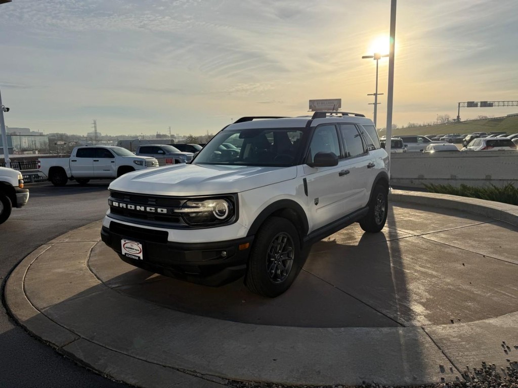 Ford Bronco Sport Vehicle Full-screen Gallery Image 08